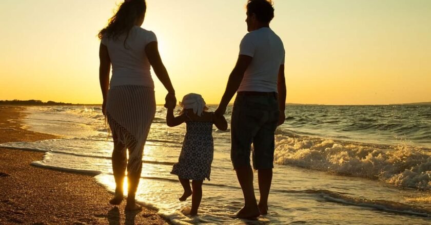 What’s the Difference Between Co-Parenting and Parallel Parenting?